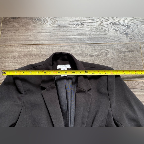 H&M black blazer/ suit jacket, padded shoulders single button - Picture 6 of 7